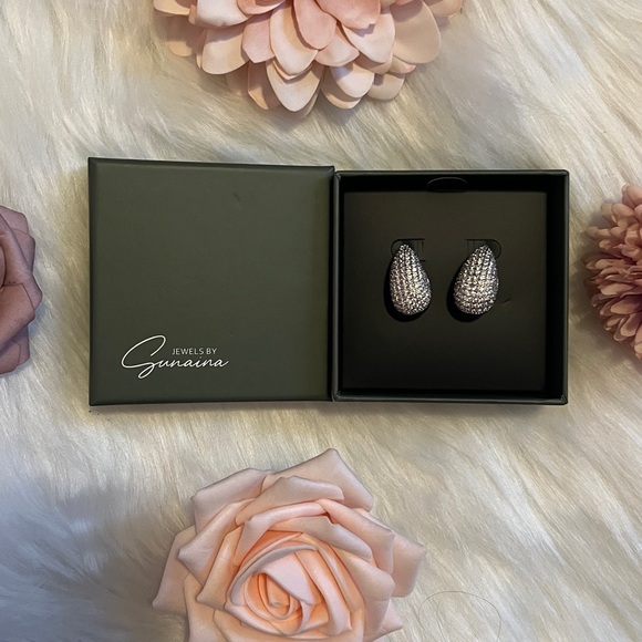 Jewels by Sunaina Jewelry - Jewels By Sunaina Narnia Stud Earrings Silver